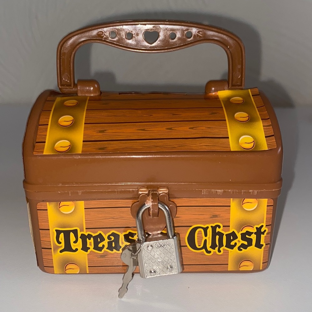 NEW TREASURE CHEST BANK WITH LOCK & KEYS